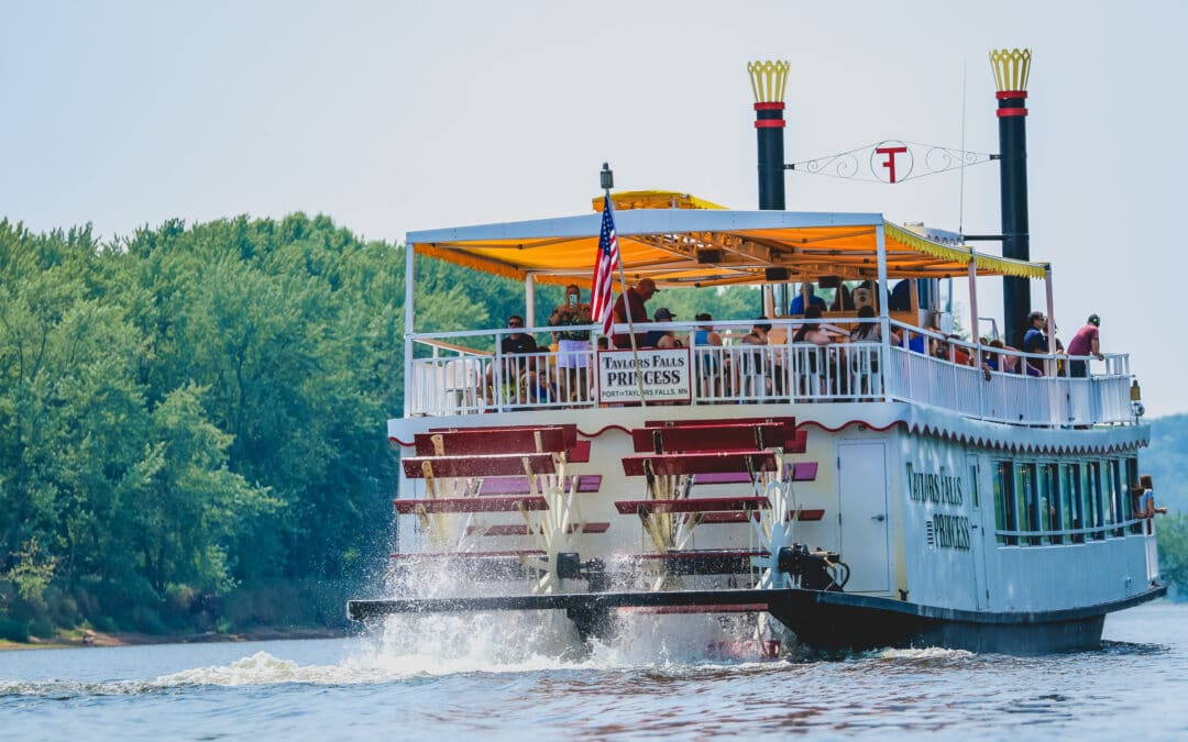 TAYLORS FALLS SCENIC BOAT TOURS | Lunch on the St. Croix River