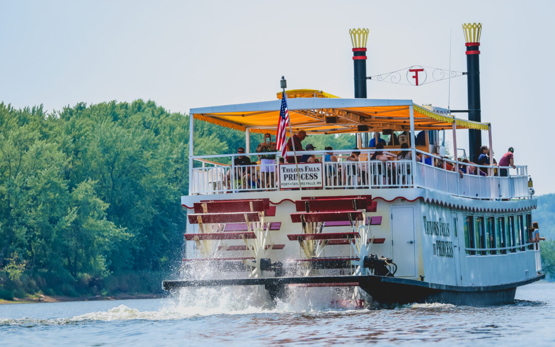 TAYLORS FALL BOAT TOURS | Outing on the St. Croix River
